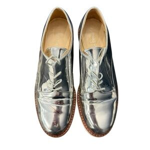 Stuart Weitzman Women's Metro Oxfords Size 8 M Lace Up Silver Shiny Mirror $445